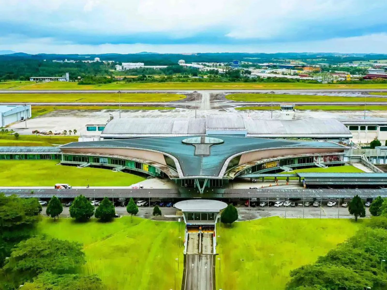 Singapore to Senai Airport — private van transfer